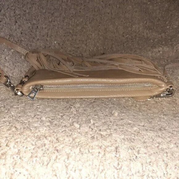 RUDSAK-Crossbody/Wristlet/Shoulder-Taupe Brown Leather-Fringed-Near Mint - Picture 4 of 9